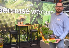 Mike van Ovata met de BeeFriendly tray in de kijkers deze beurs. Mike wilde de bezoekers warm maken voor de wereldbijendag op 20 mei. 